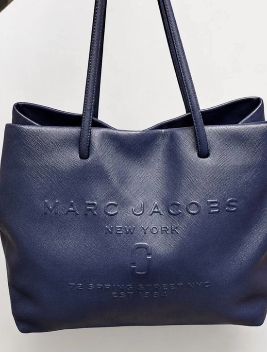 Marc Jacobs Handbags - Marc Jacobs Navy Embossed Logo Leather Shoulder Bag